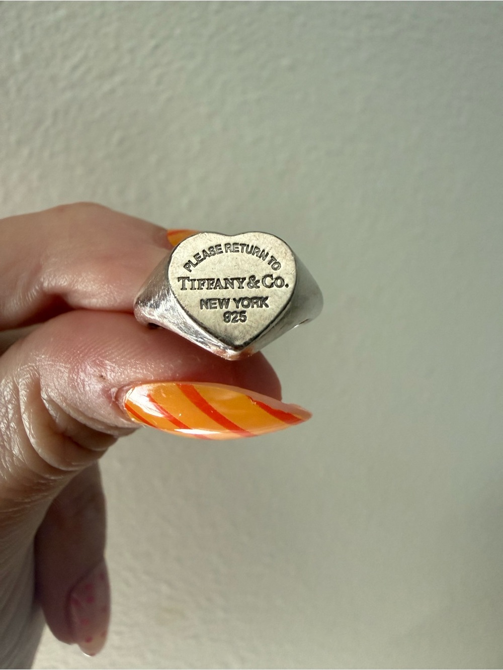 Tiffany & Co. Heart Tag Signet Ring - Silver
SIZE 5 - Picture 6 of 8